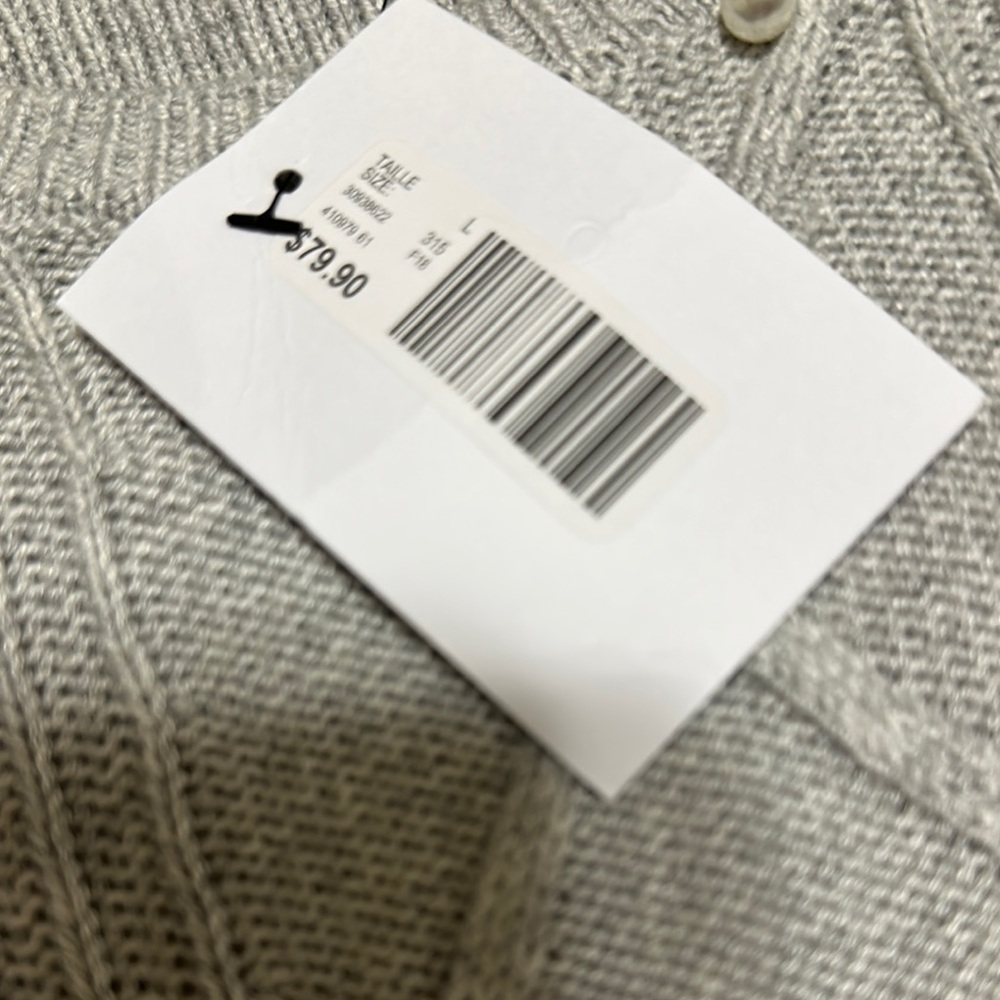 Sz L🇨🇦⭐️NWT RW & CO Camber & Grace Grey Knit Sweater with Pearl Detail - Picture 9 of 10